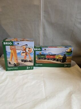 BRIO World Safari Train & Gantry Crane Toy Set - Bundle